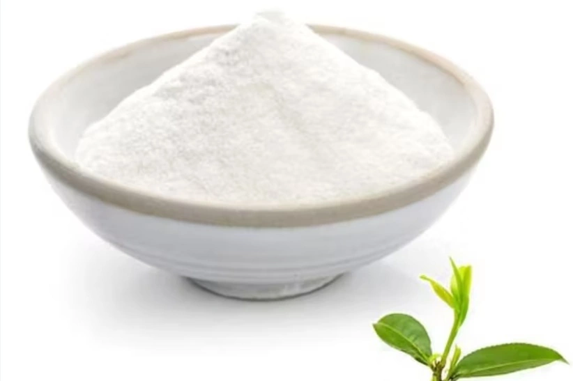 L-theanine powder with green tea leaf
